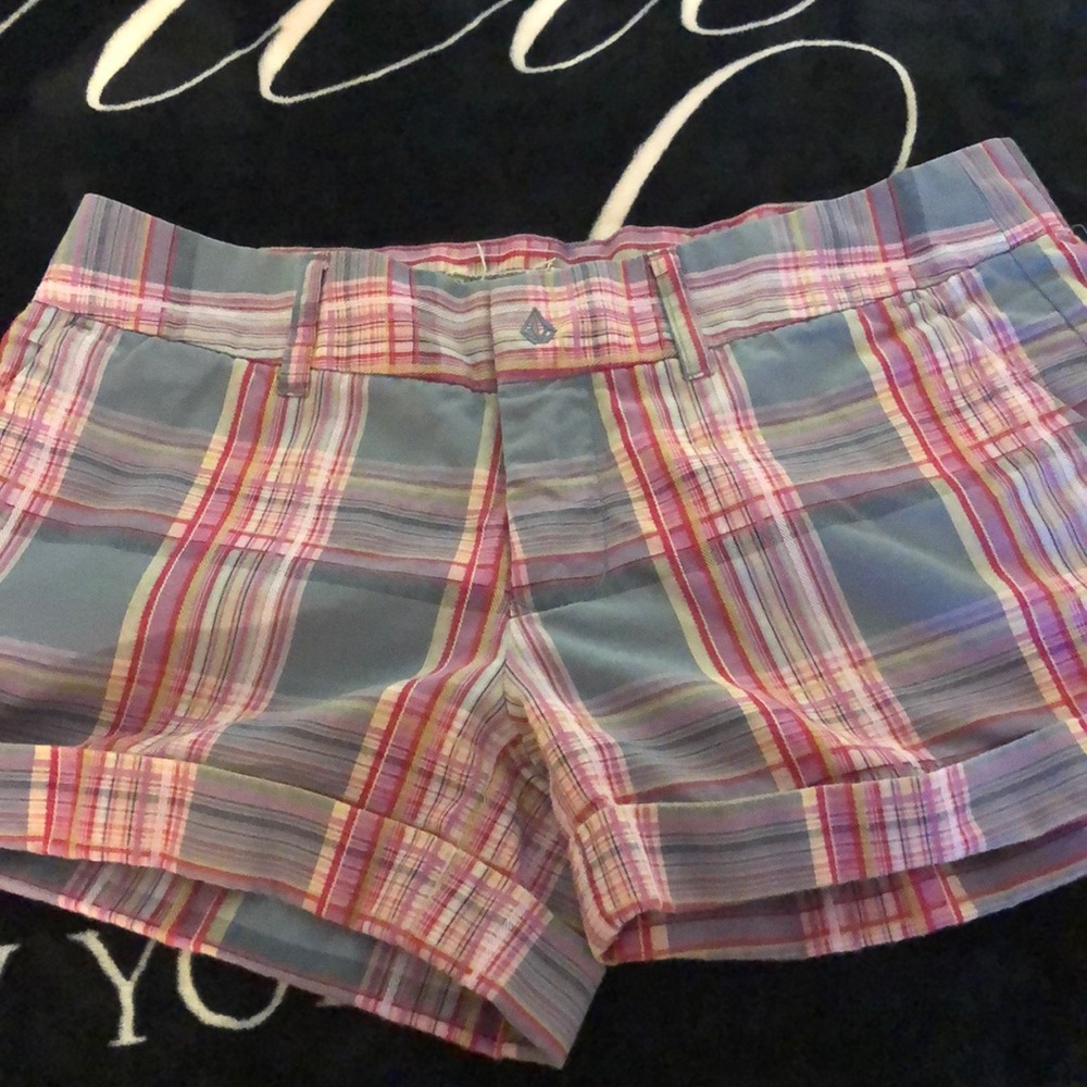 Volcom juniors shorts